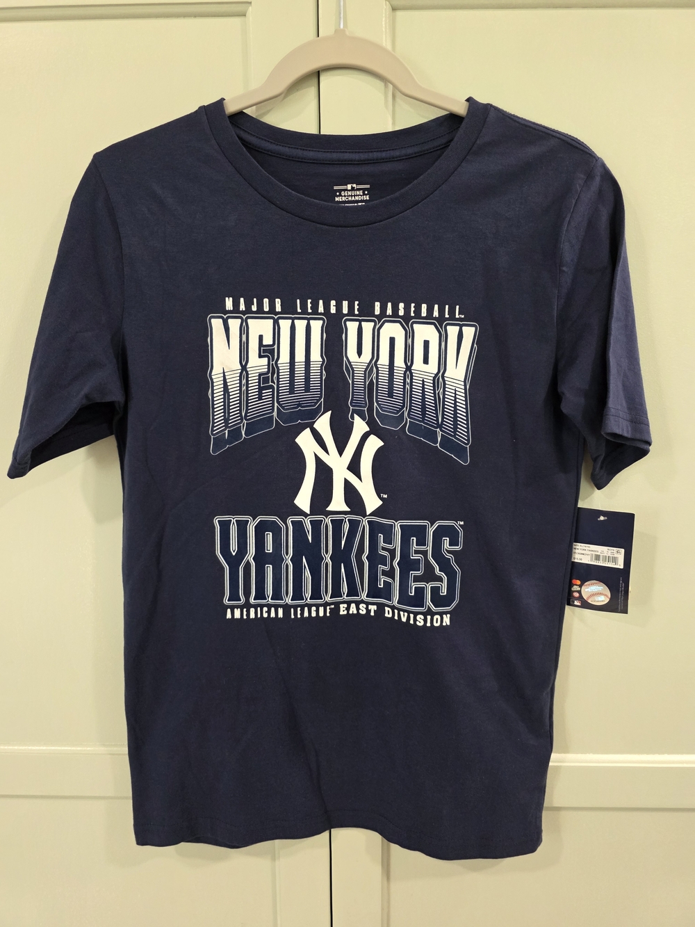 Boy's New York Yankees Graphic TShirt Team Athletics NWT Sz XL